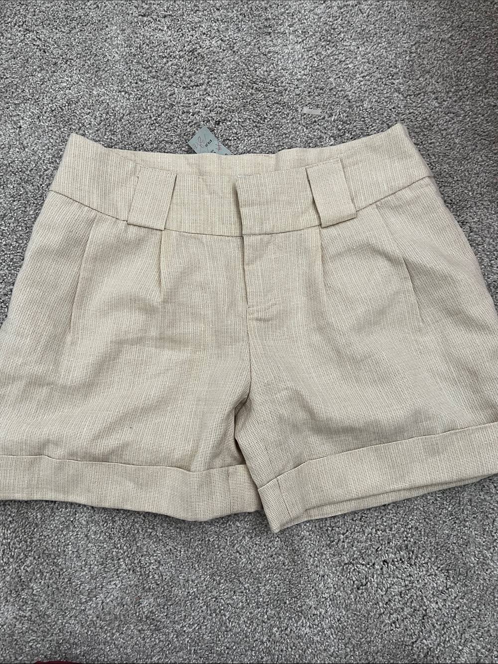 Cache Cream Tailored Belt-Loop Cuffed gold Sparkle Shorts